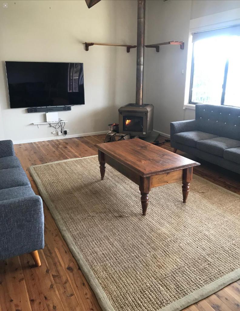 3 Bedroom Lakeview Cottage with Drying/Bike Room photo 2