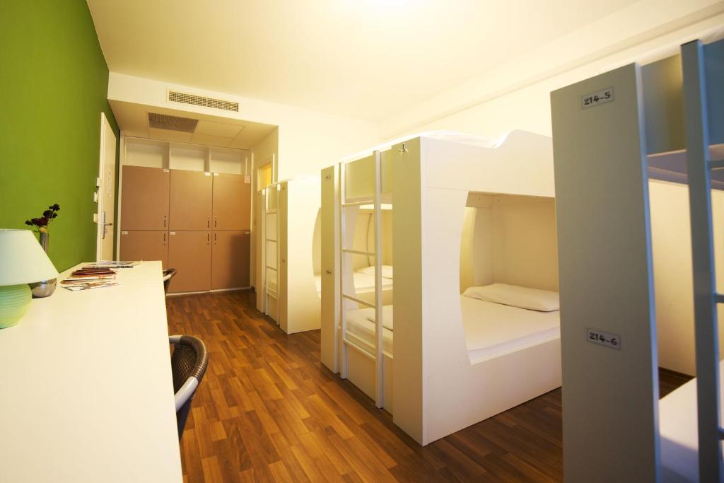 Трехместный (Трехместный номер с ванной комнатой), Funk Lounge Hostel