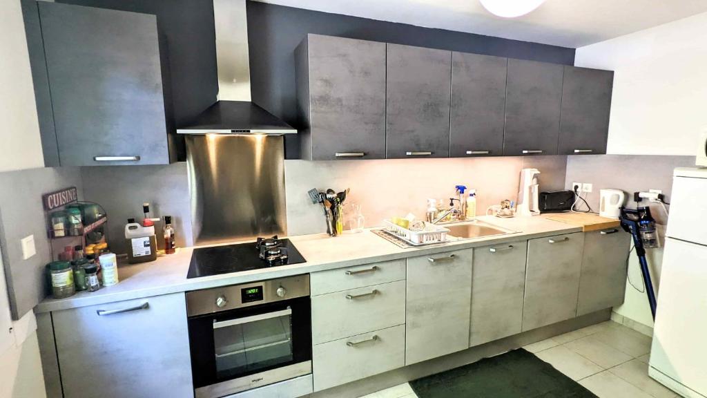Maison 2ch, 74m², tout équipée, parking, jardin photo 3
