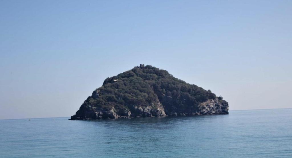 Golfo dell'Isola Appartamento photo 2