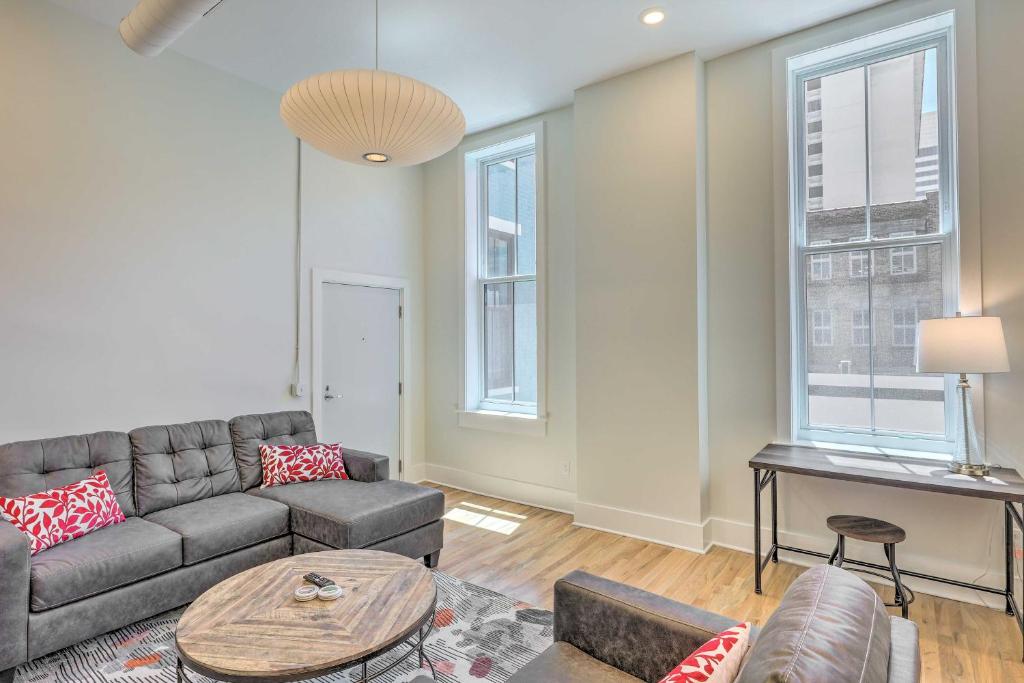 Contemporary Cincinnati Condo - Pets Allowed! photo 3