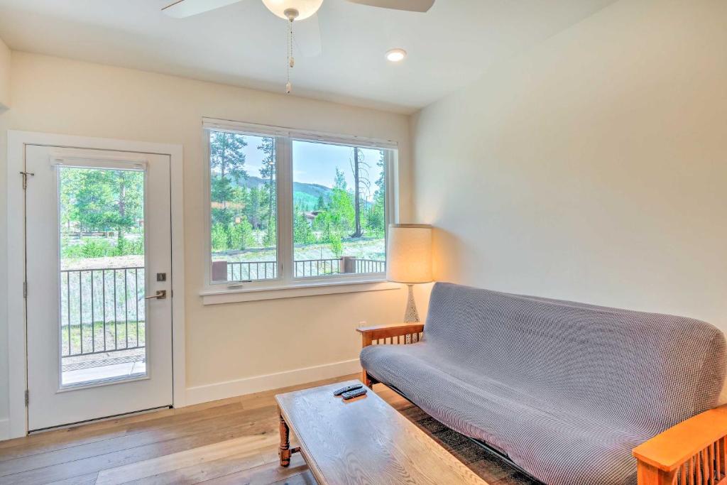 Keystone Condo with Balcony - Near Hiking Trails! photo 4