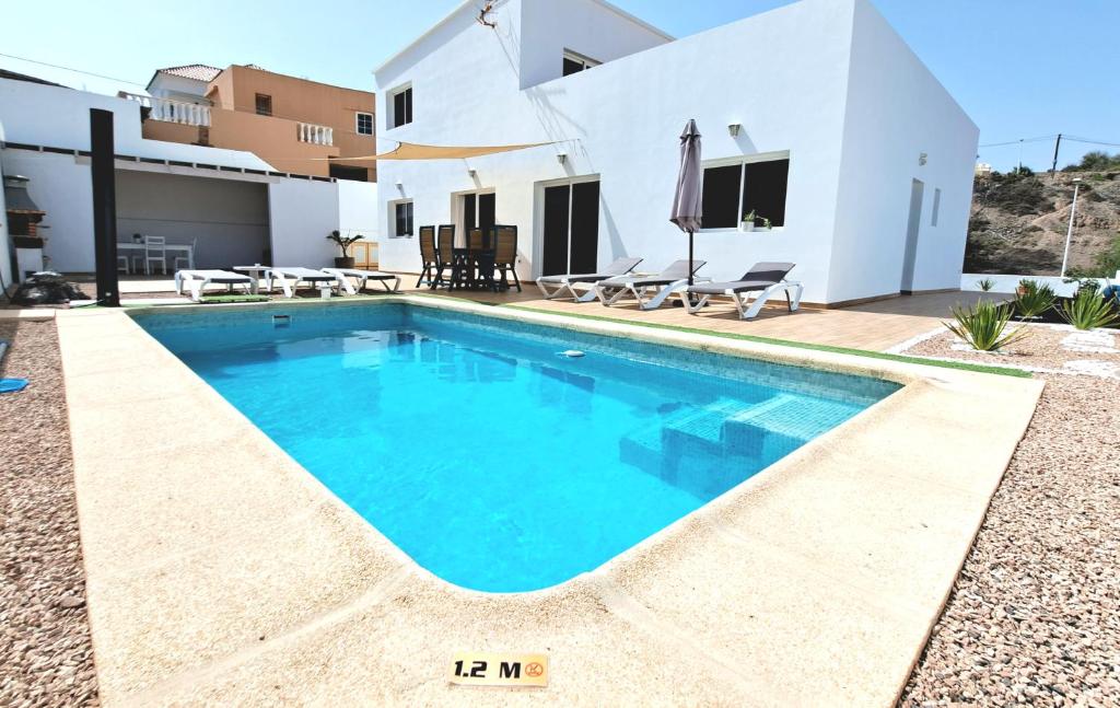 Villa Calma Climatized pool Private Jacuzzi Spa in Tarajalejo photo 3