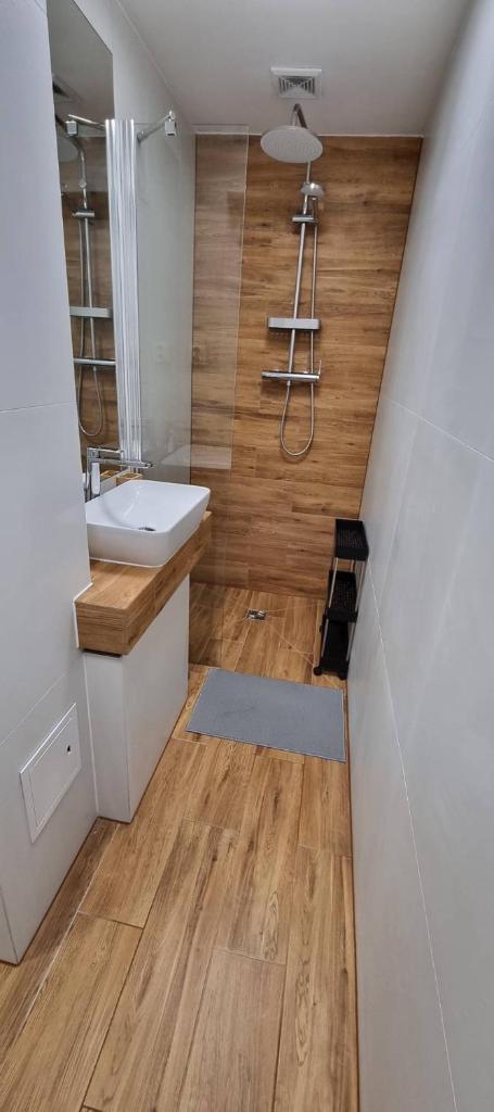 Tatarak domki na mazurach - apartament z dużym tarasem nad jeziorem Wałpusz photo 1