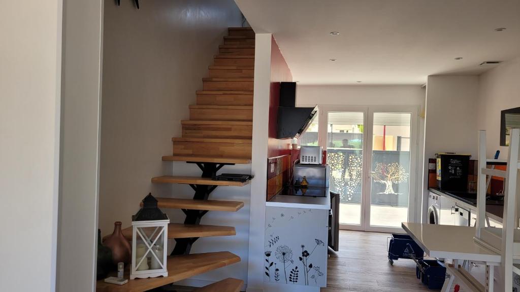 Gîte Du Soleil Maison lumineuse avec terrasse solarium parking privé photo 3