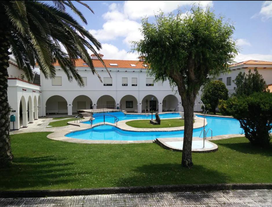 Estudio con piscina en A Guarda- Pontevedra