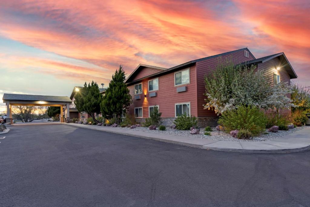 Best Western Blackfoot Inn image