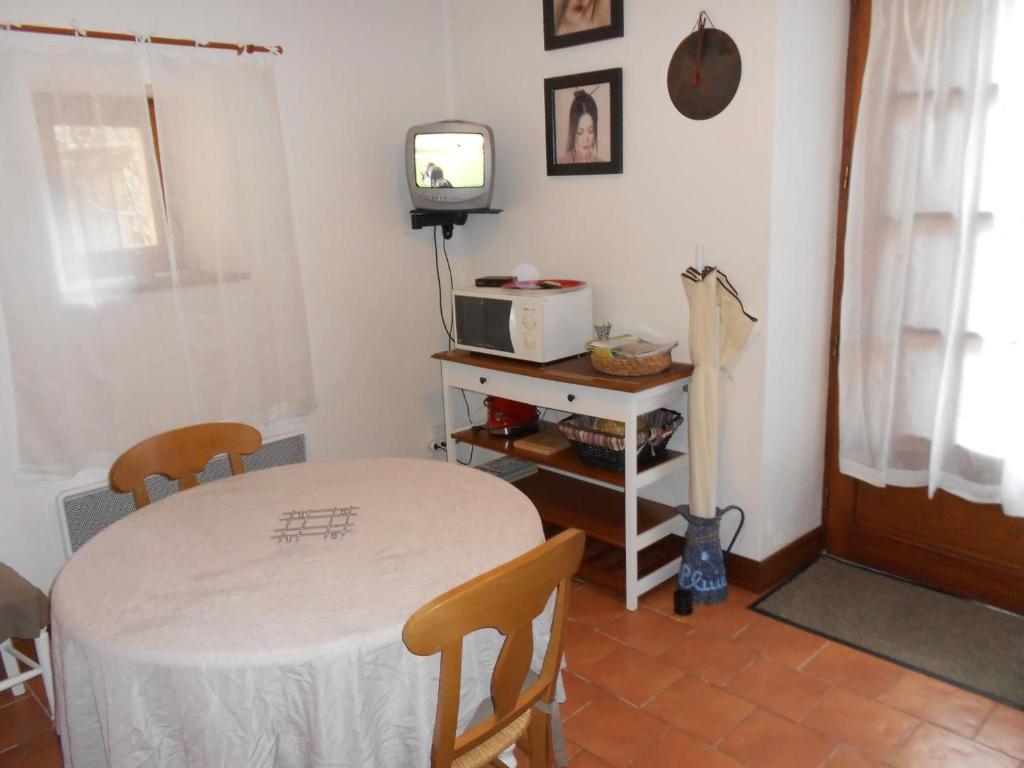 Appartement Biron, 2 pièces, 2 personnes - FR-1-616-122 photo 2