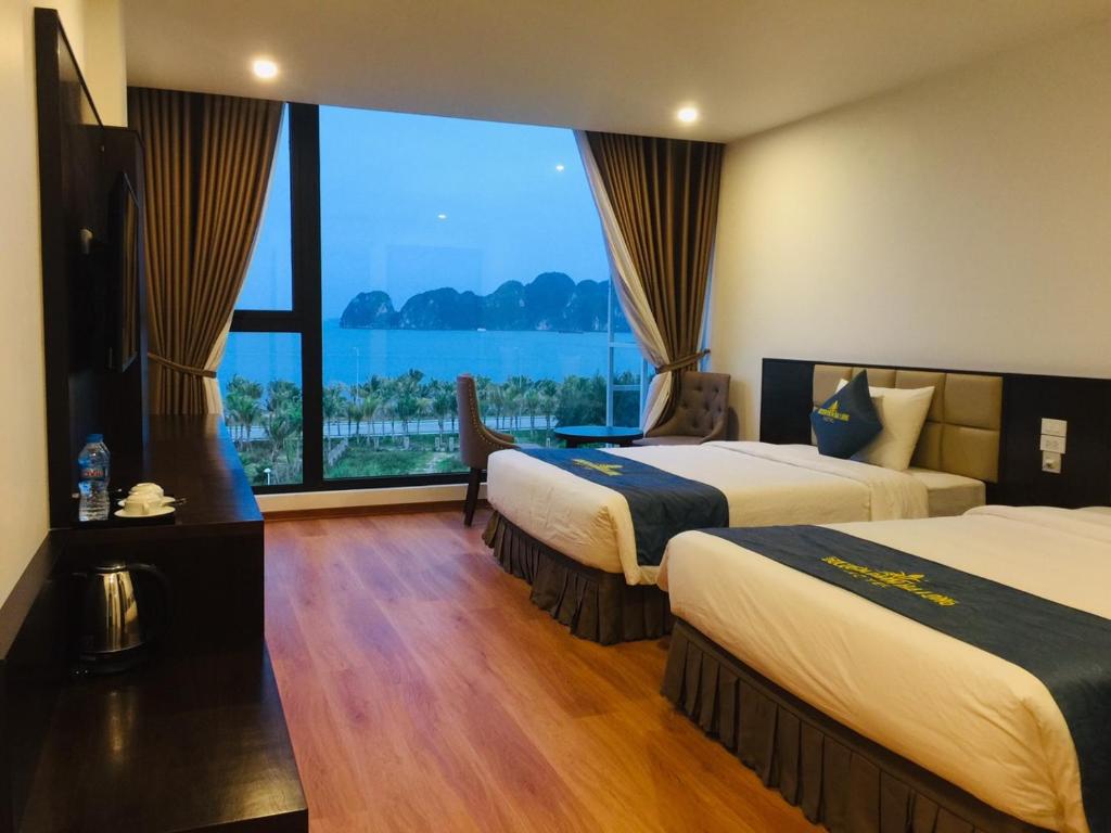 Golden Palm HaLong Hotel