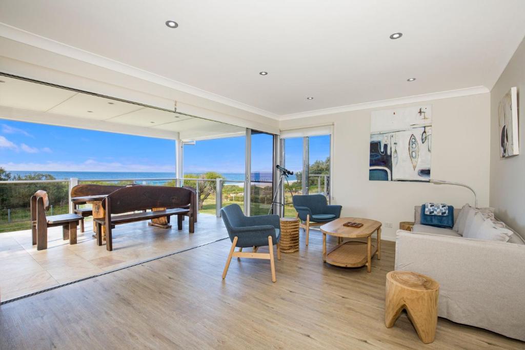 Watermans Pet Friendly 1 Min Walk to Beach photo 2