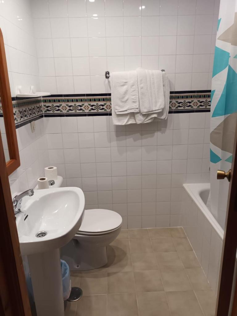 HOSTAL MONCADA photo 4