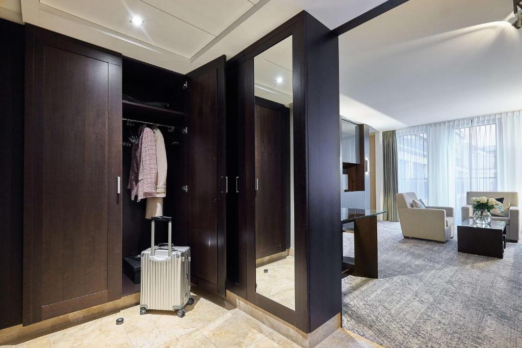 Hotel Kö59 Düsseldorf - Member of Hommage Luxury Hotels Collection Room Type - Deluxe King Suite
