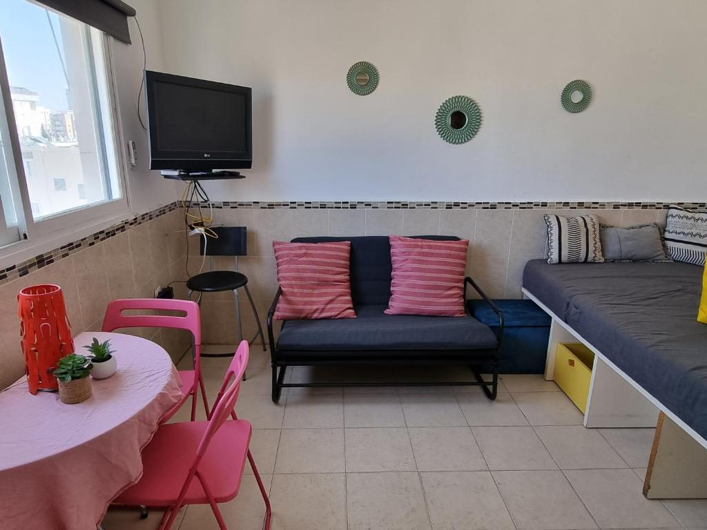 Beau 2 pièces et Beau studio clair en plein centre ville Netanya photo 1