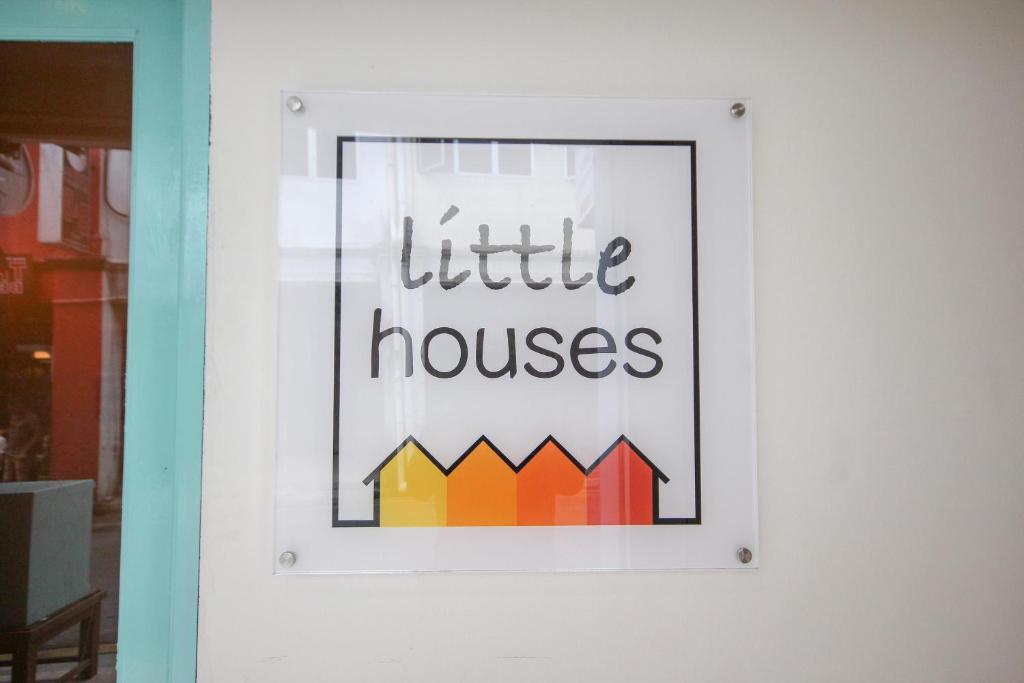 Little Houses photo 3