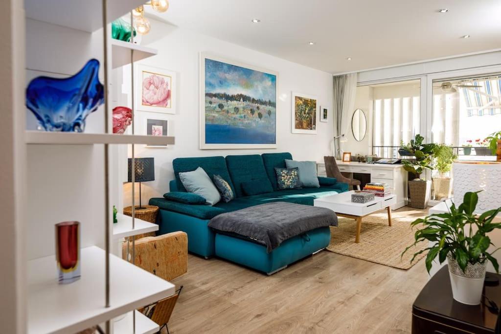 Sunset Oasis “VELLY” 1BR w/ Sea View & Parking photo 2