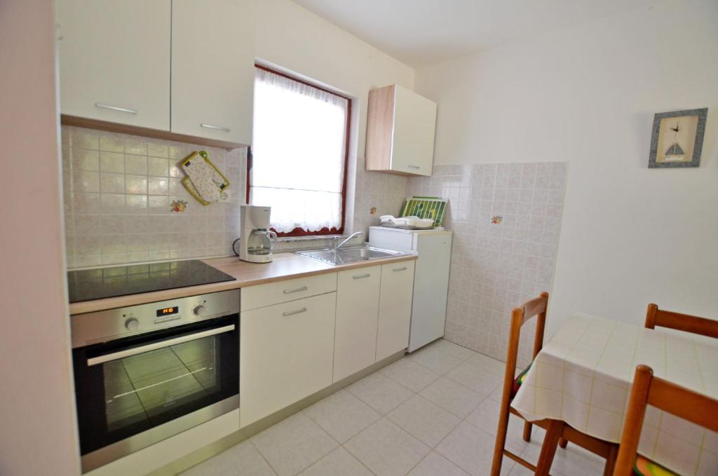 Apartment Ljiljana photo 4