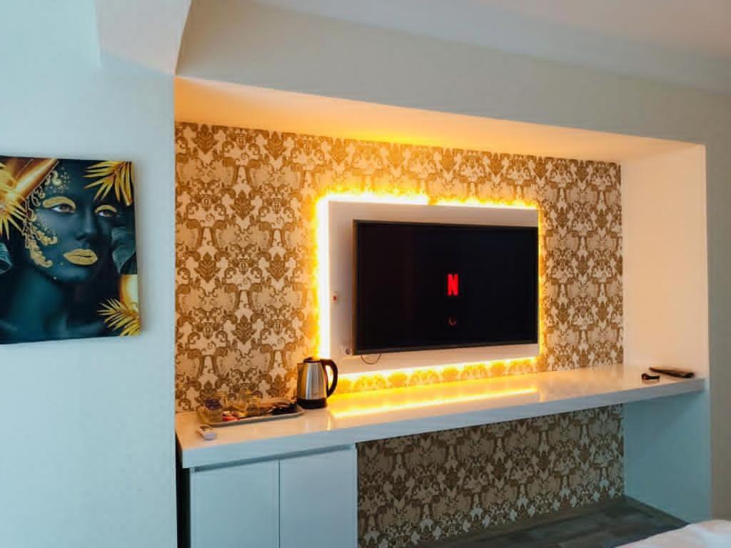 Rose Suite & Hotel photo 1