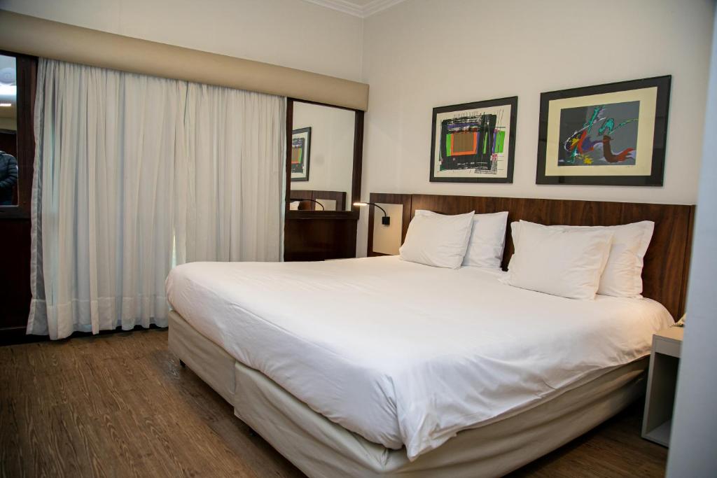 Plaza Blumenau Hotel - Próximo Curt Hering, Via Gastronômica - Tap to explore photos