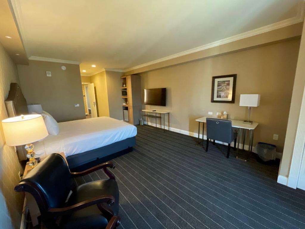 Majestic Inn and Spa photo 3