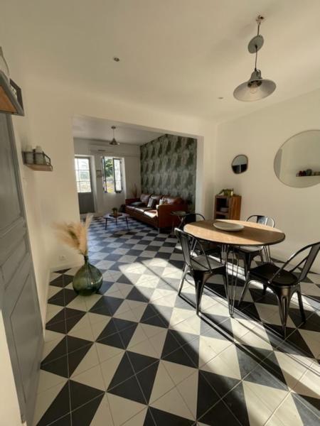 Petite maison de charme dans un domaine photo 2