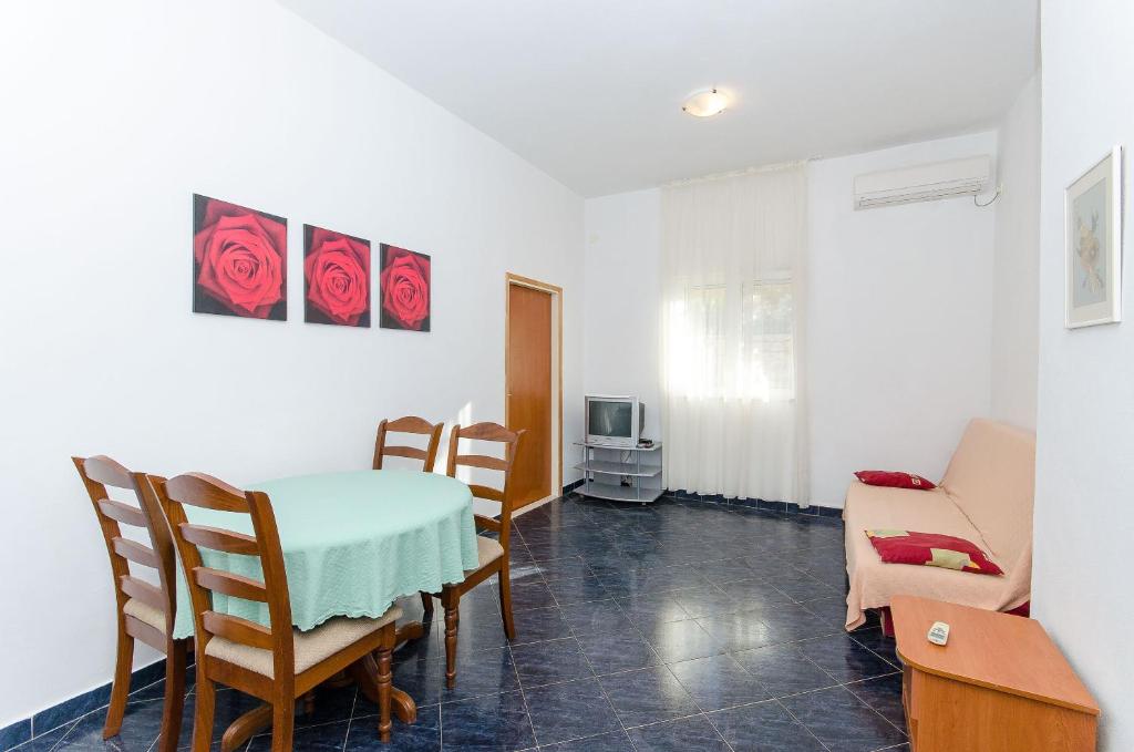 Apartments Ivanka photo 3