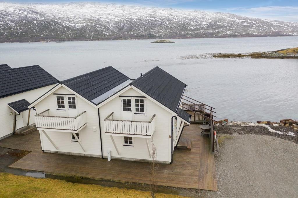 Idyllisk sjøhus på Naurstad photo 4