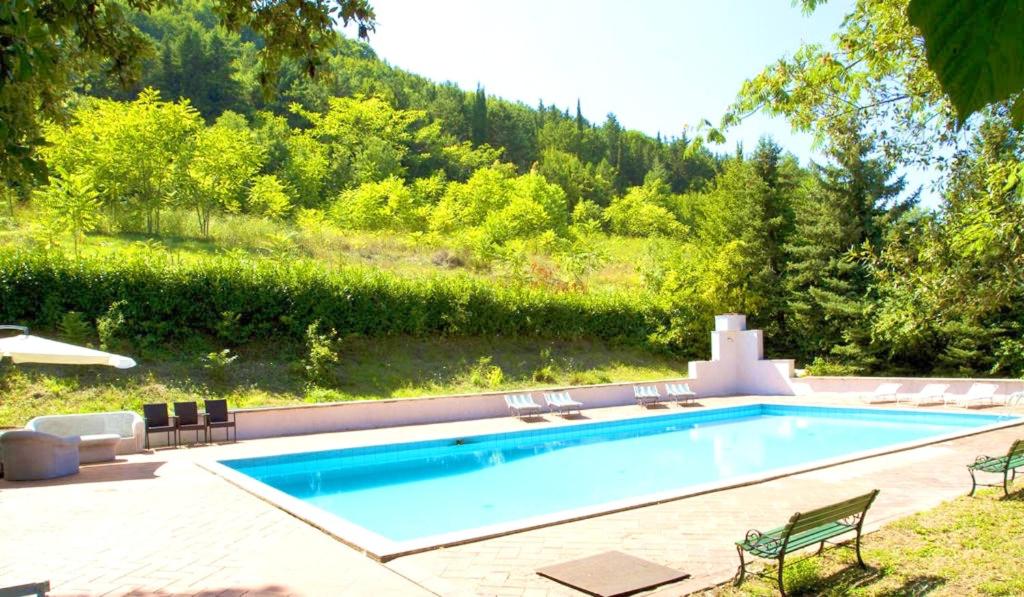 One bedroom appartement with shared pool enclosed garden and wifi at Fabriano photo 2