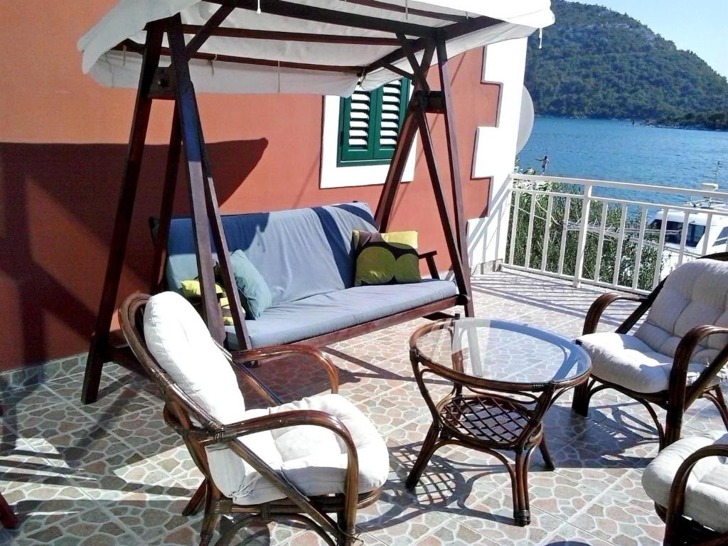 Apartment Vedran photo 2