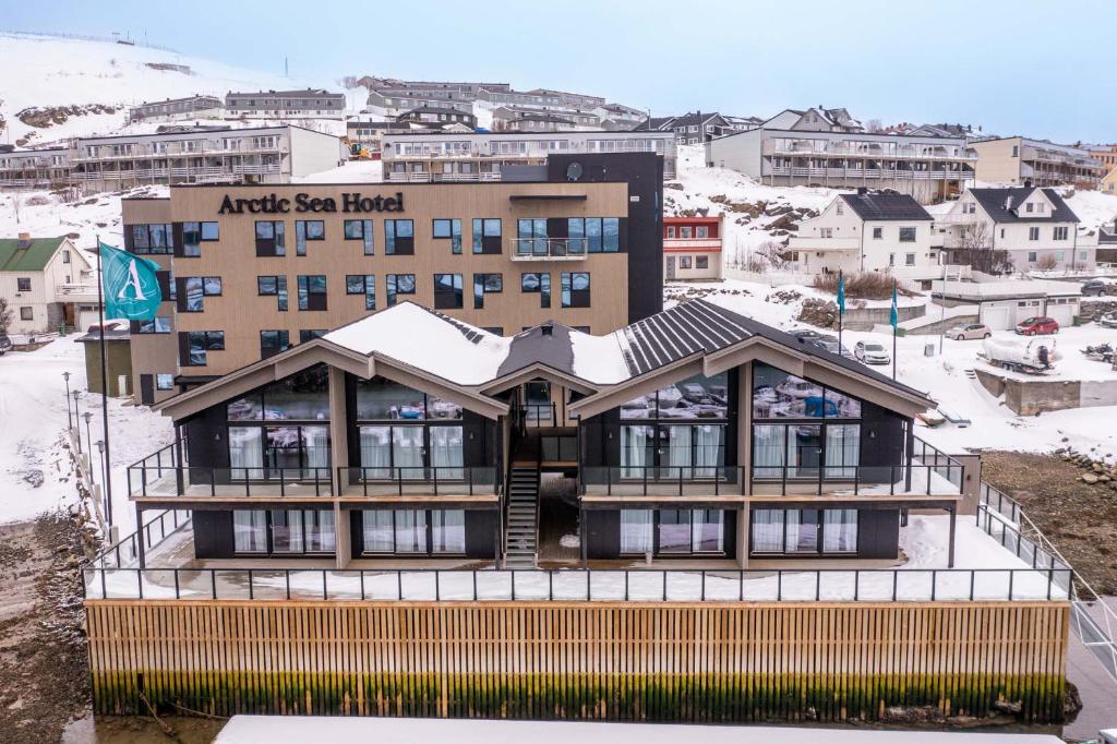 Arctic Sea Hotel photo 3