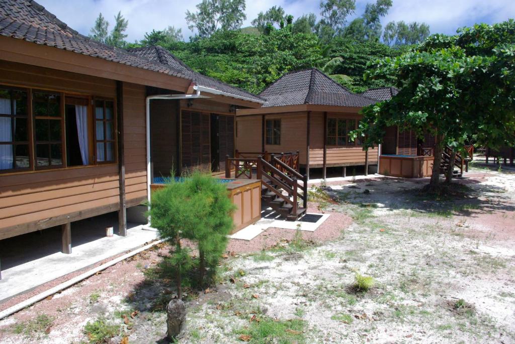 Вилла (Вилла с 2 спальнями), Heliconia Grove