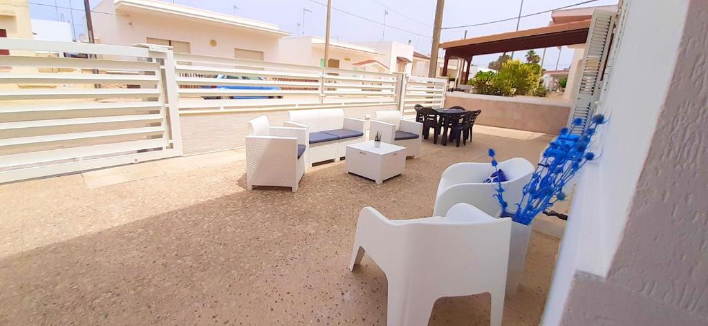 One bedroom appartement at Marina di Mancaversa Taviano 10 m away from the beach with enclosed garden and wifi photo 1
