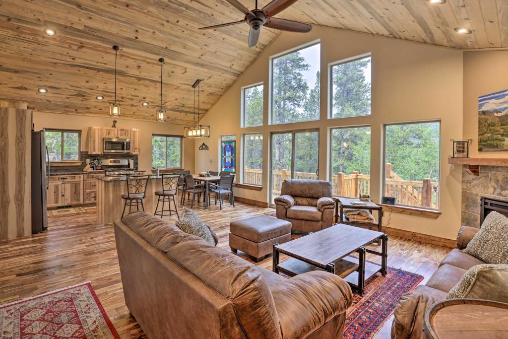 Rocky Mountain Alma Cabin with Deck and Hot Tub! photo 3