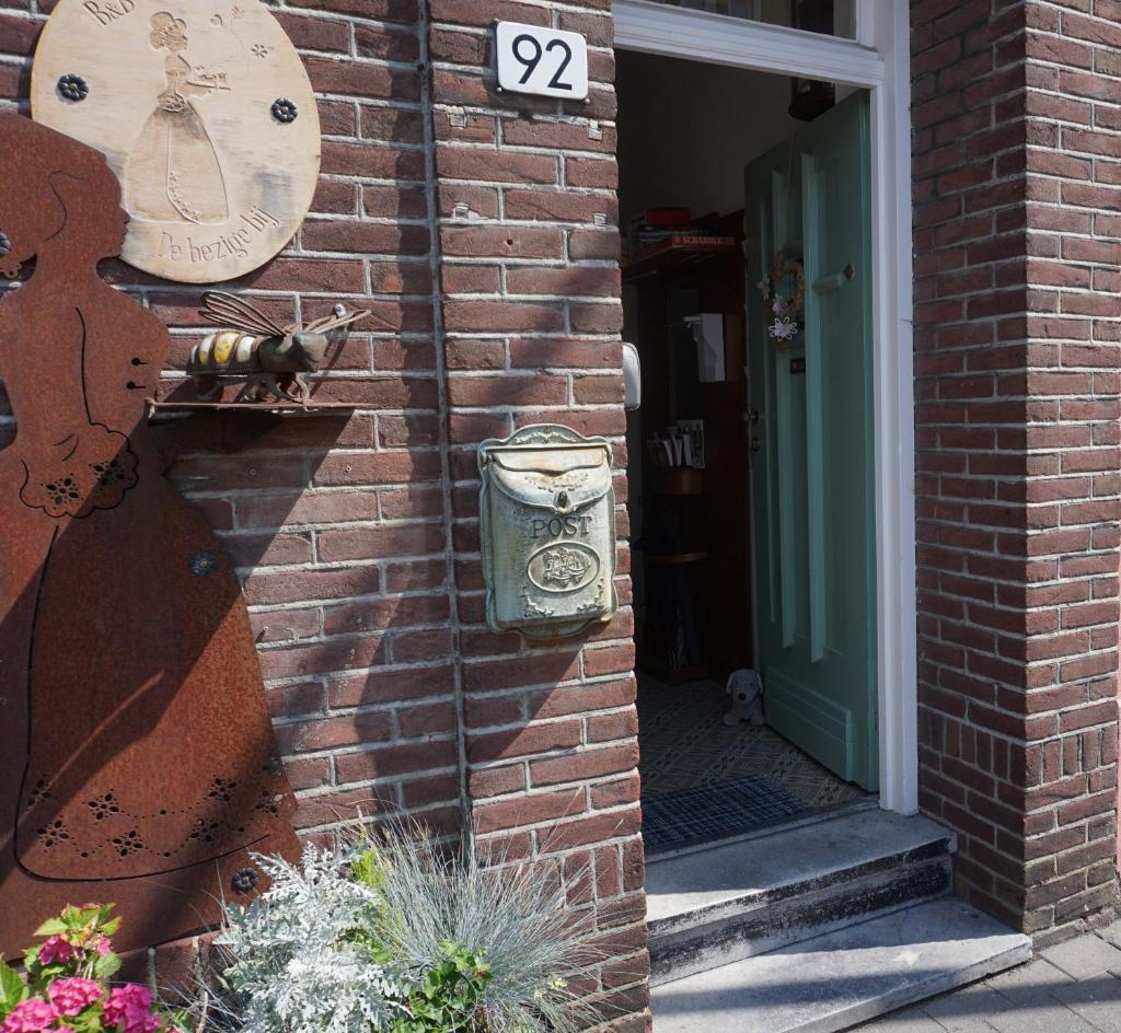 De bezige bij photo 1