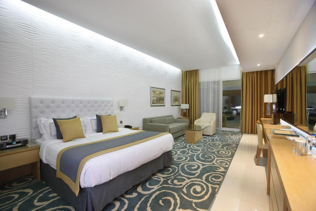 Вилла (Вилла на пляже с кроватью размера «king-size»), Курортный отель Oceanic Khorfakkan Resort & Spa