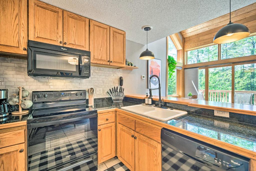 Ski-In and Ski-Out Lutsen Retreat with Pool Access! photo 1