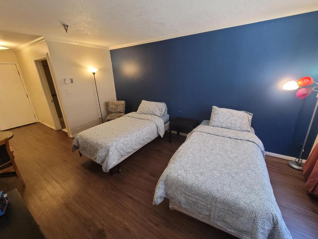 (A11) Lovely Double Bed Unit image