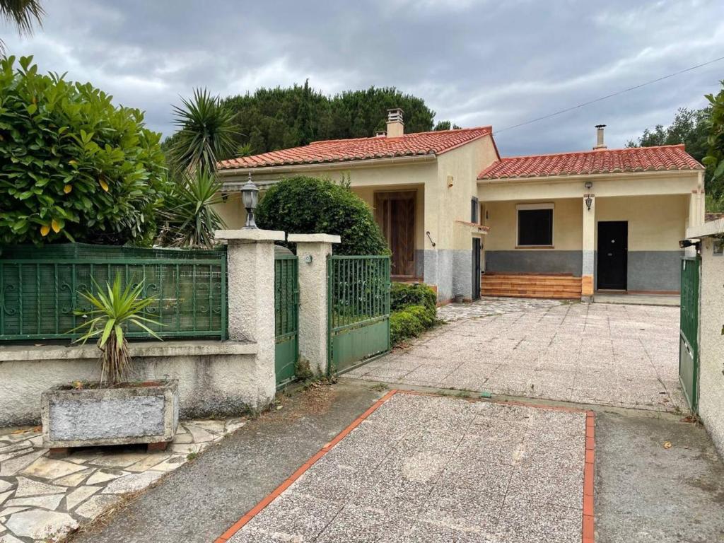 Maison Palau-del-Vidre, 4 pièces, 8 personnes - FR-1-225-752 photo 1