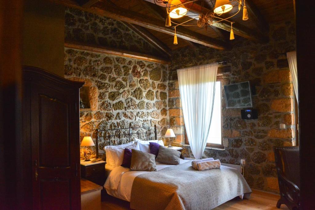 Nymfes Guesthouse photo 3