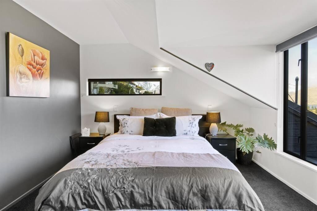 Hilltop Studio - Lake Views & Walk to Town - Tap to explore photos