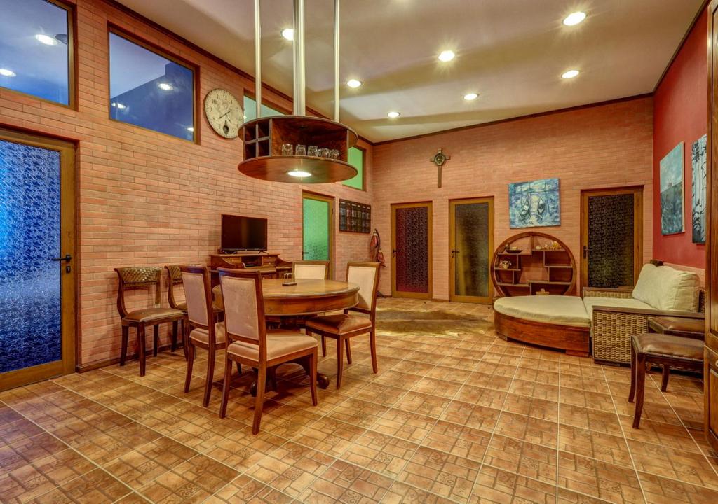 Continental Apartments photo 4
