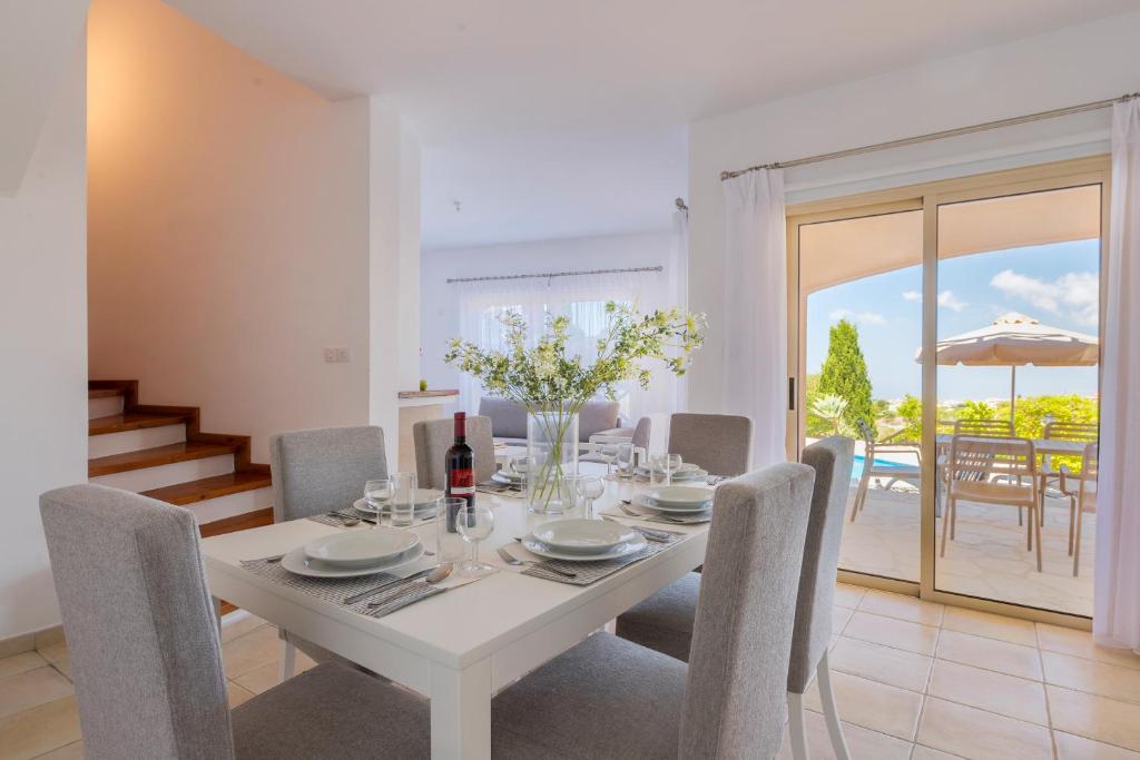 Resitour - Perneri Three Bedroom Villas photo 1