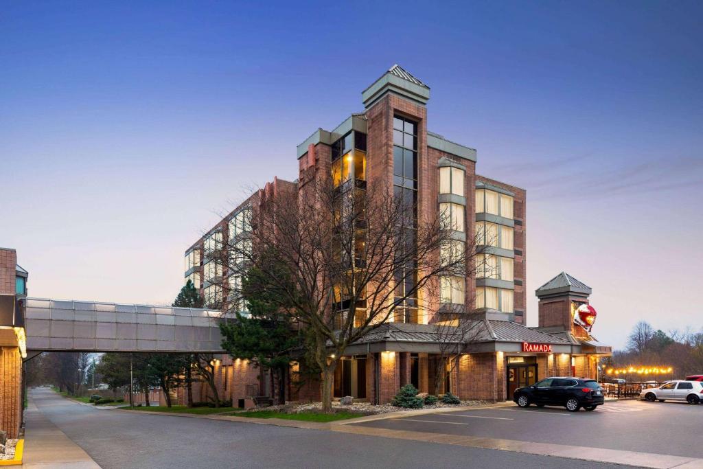 Ramada Plaza by Wyndham Niagara Falls photo 2