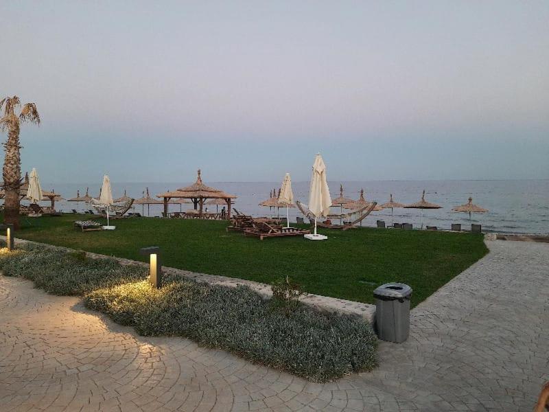 Дизайнерская студия с отдельной спальней на первой береговой линии Four Seasons Iskele