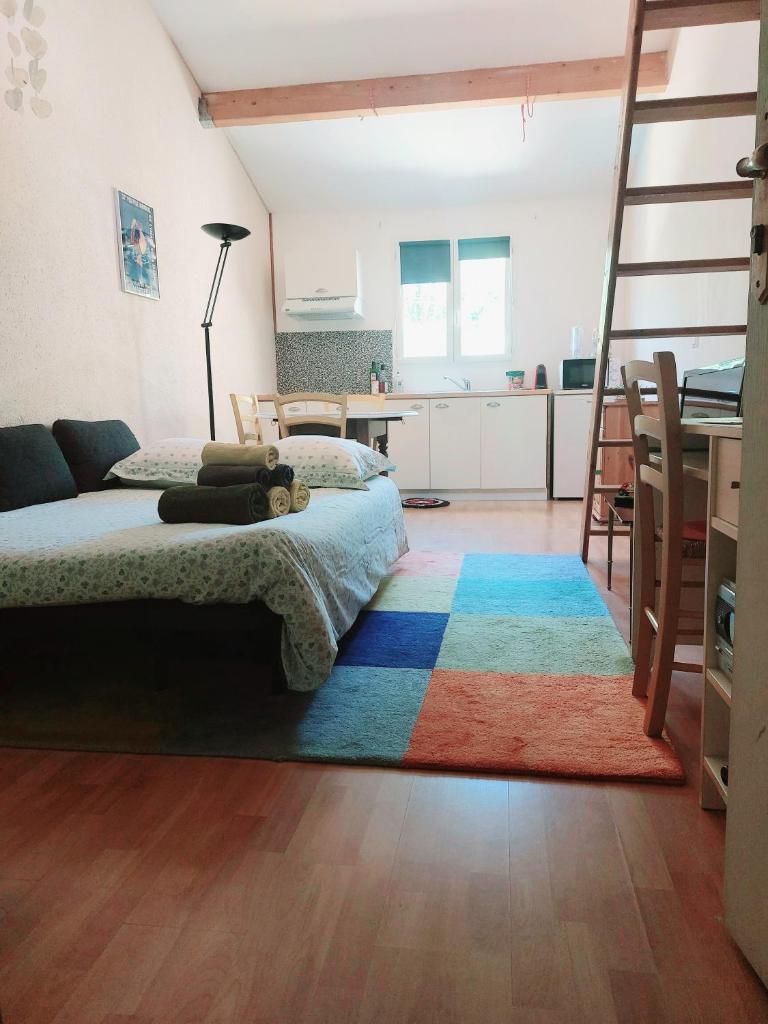 Cosy Studio en résidence privée - Tap to explore photos