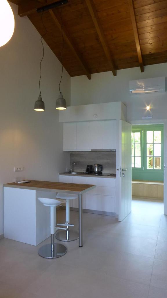 Caltabania Suites photo 2