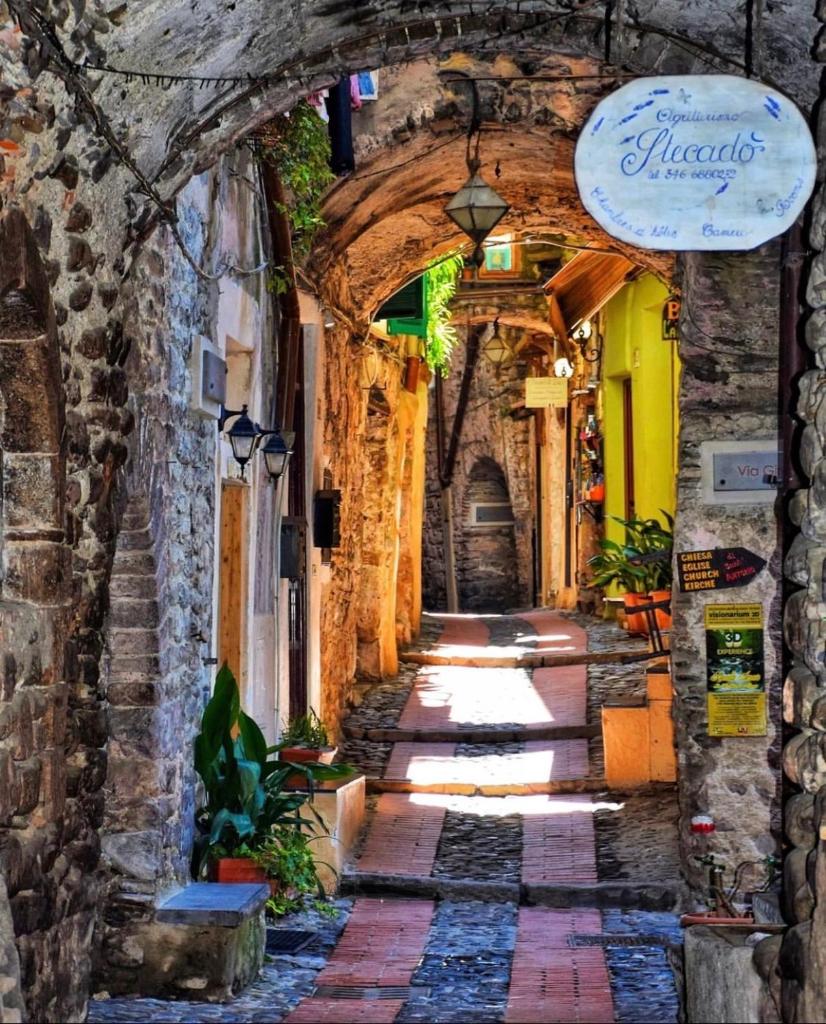 Stecadó Casté - Nel centro storico del paese photo 2