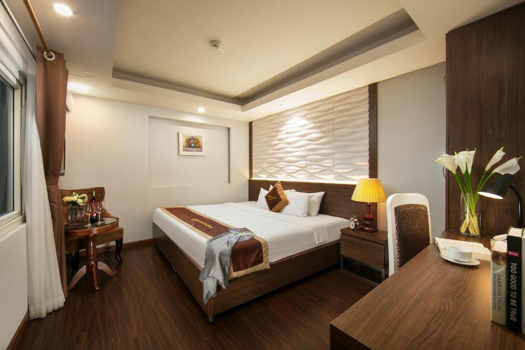 Khách sạn Tú Linh Palace 2