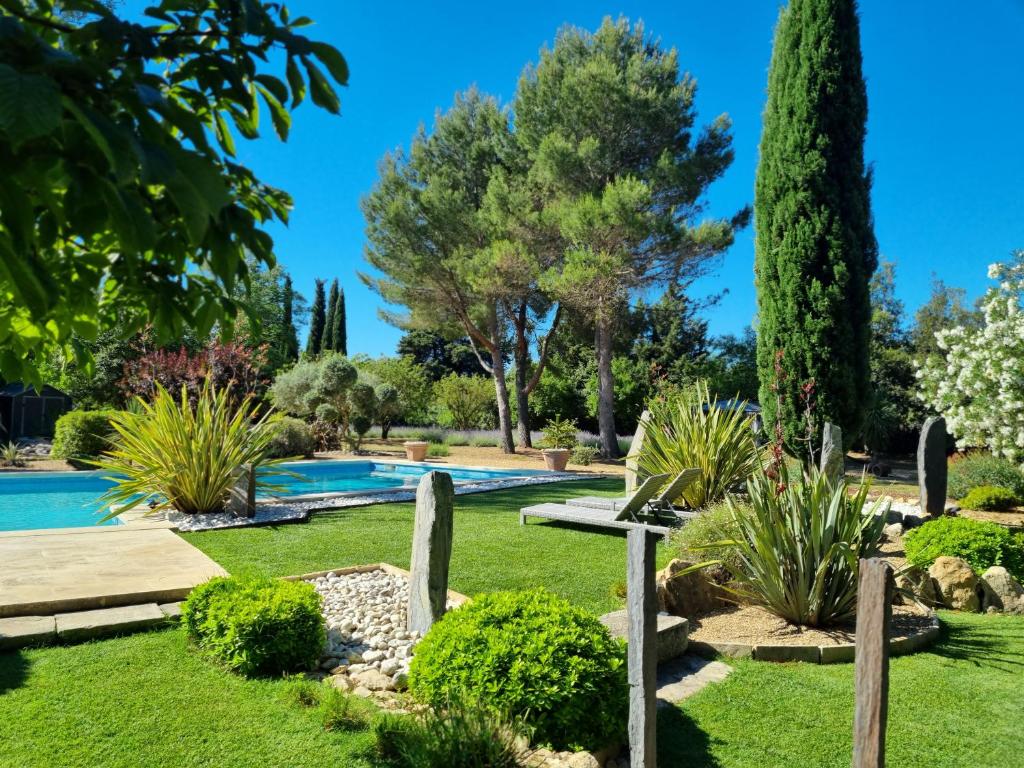 Le Clos des Cyprès Maison d'hôtes de charme & Diner Gourmet photo 4