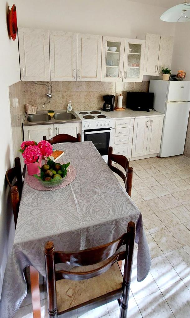 Apartment Luka photo 4