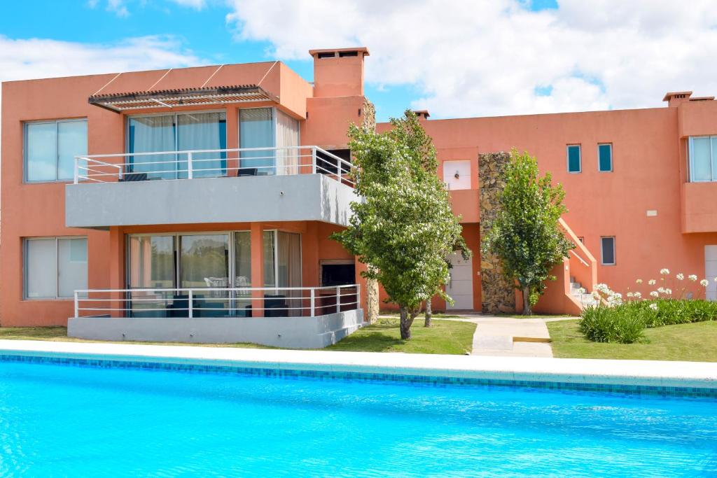Lomas del Real Aparthotel